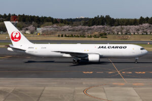 JAL Cargo 767-300ER
